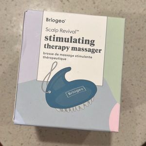 Briogeo stimulating therapy massager